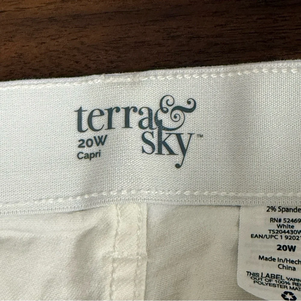 Terra & Sky Plus 20W White Distressed Capri Jeans Rolled Hem Summer Casual - Picture 4 of 7